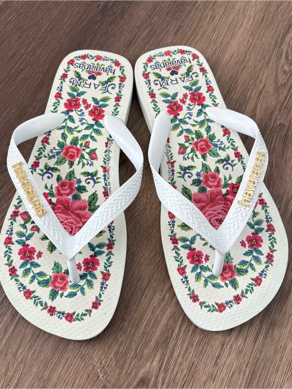 FARM Rio x Havaianas Floral Flip Flops White (Women’s Size 9)